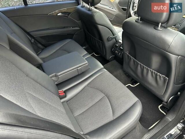 Черный Мерседес Е-Класс, объемом двигателя 2.2 л и пробегом 258 тыс. км за 11500 $, фото 52 на Automoto.ua