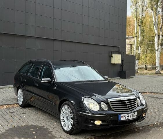 Черный Мерседес Е-Класс, объемом двигателя 3 л и пробегом 300 тыс. км за 4900 $, фото 3 на Automoto.ua