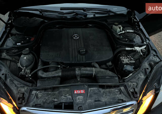 Черный Мерседес Е-Класс, объемом двигателя 2.14 л и пробегом 367 тыс. км за 10300 $, фото 15 на Automoto.ua