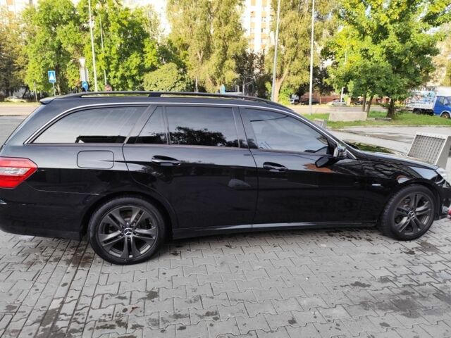 Мерседес Е-Клас 2010 у Яворове на Automoto.ua Чорний Мерседес Е-Клас, об'ємом двигуна 2.1 л та пробігом 290 тис. км за 11500 $, фото 2 на Automoto.ua