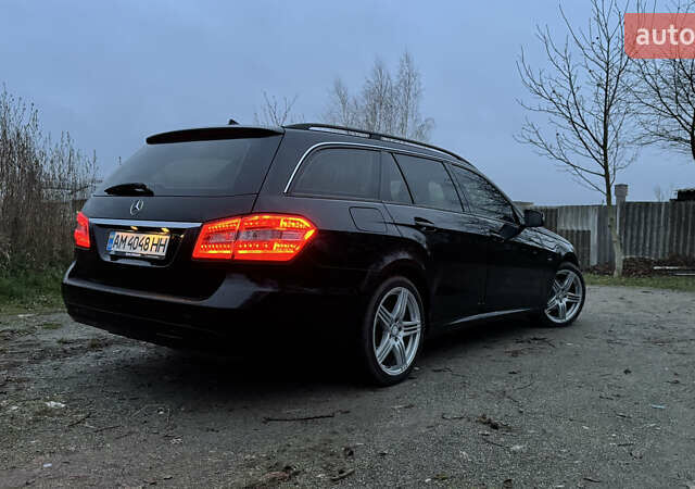 Черный Мерседес Е-Класс, объемом двигателя 2.14 л и пробегом 367 тыс. км за 10300 $, фото 4 на Automoto.ua