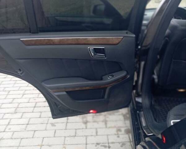 Чорний Мерседес Е-Клас, об'ємом двигуна 2.9 л та пробігом 342 тис. км за 10900 $, фото 11 на Automoto.ua