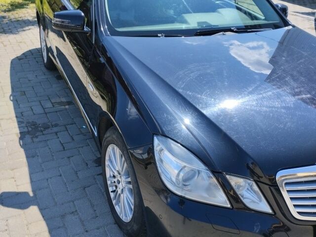 Черный Мерседес Е-Класс, объемом двигателя 2.1 л и пробегом 359 тыс. км за 9000 $, фото 7 на Automoto.ua