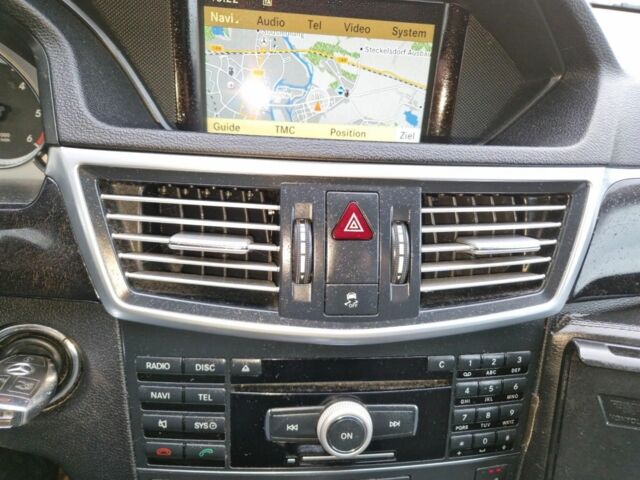 Черный Мерседес Е-Класс, объемом двигателя 3 л и пробегом 290 тыс. км за 9303 $, фото 12 на Automoto.ua