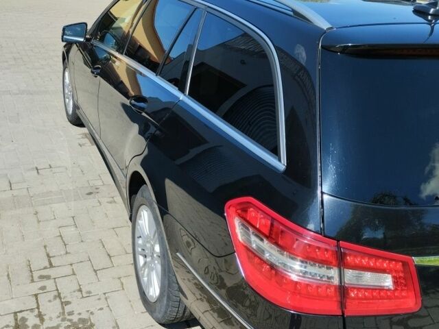 Черный Мерседес Е-Класс, объемом двигателя 2.1 л и пробегом 359 тыс. км за 9000 $, фото 10 на Automoto.ua