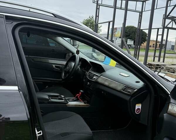 Черный Мерседес Е-Класс, объемом двигателя 2.14 л и пробегом 326 тыс. км за 9500 $, фото 5 на Automoto.ua