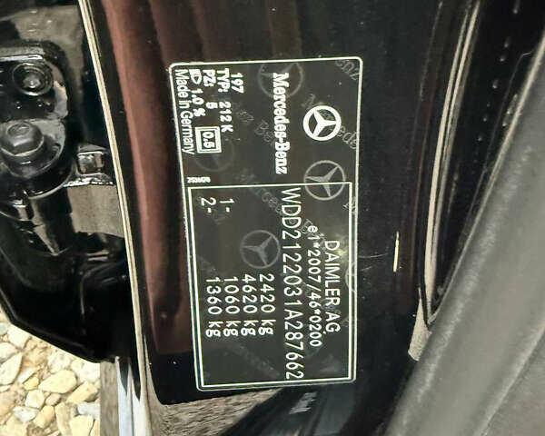 Мерседес Е-Клас 2010 у Коломые на Automoto.ua Чорний Мерседес Е-Клас, об'ємом двигуна 2.14 л та пробігом 374 тис. км за 10999 $, фото 47 на Automoto.ua