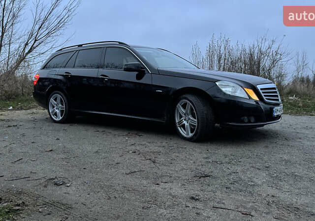 Черный Мерседес Е-Класс, объемом двигателя 2.14 л и пробегом 367 тыс. км за 10300 $, фото 2 на Automoto.ua