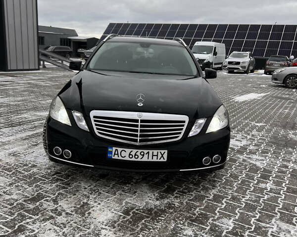 Черный Мерседес Е-Класс, объемом двигателя 2.14 л и пробегом 450 тыс. км за 10300 $, фото 2 на Automoto.ua