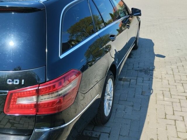 Черный Мерседес Е-Класс, объемом двигателя 2.1 л и пробегом 359 тыс. км за 9000 $, фото 8 на Automoto.ua