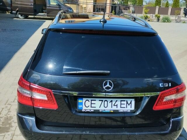 Черный Мерседес Е-Класс, объемом двигателя 2.1 л и пробегом 359 тыс. км за 9000 $, фото 9 на Automoto.ua