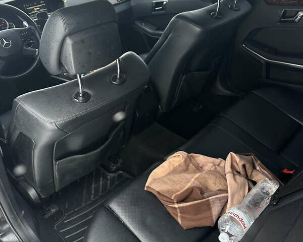 Черный Мерседес Е-Класс, объемом двигателя 2.2 л и пробегом 434 тыс. км за 9000 $, фото 10 на Automoto.ua