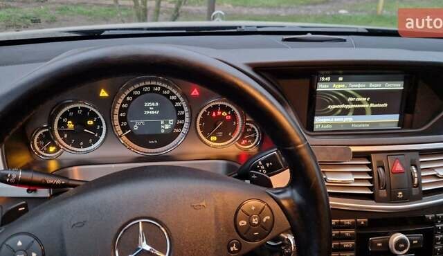 Черный Мерседес Е-Класс, объемом двигателя 3 л и пробегом 294 тыс. км за 15150 $, фото 23 на Automoto.ua