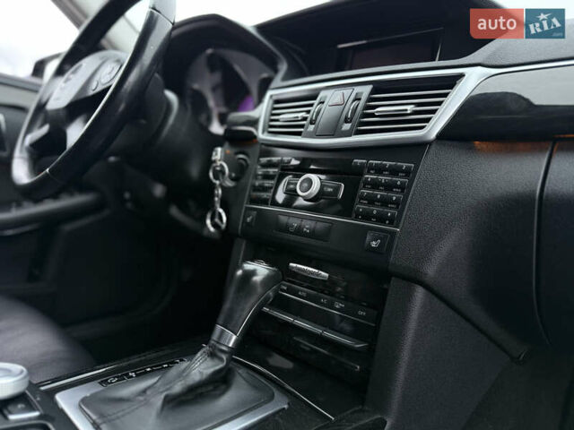 Черный Мерседес Е-Класс, объемом двигателя 2.2 л и пробегом 282 тыс. км за 12900 $, фото 32 на Automoto.ua