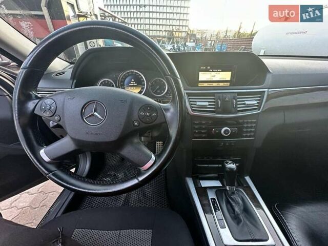 Чорний Мерседес Е-Клас, об'ємом двигуна 2.1 л та пробігом 293 тис. км за 13750 $, фото 9 на Automoto.ua
