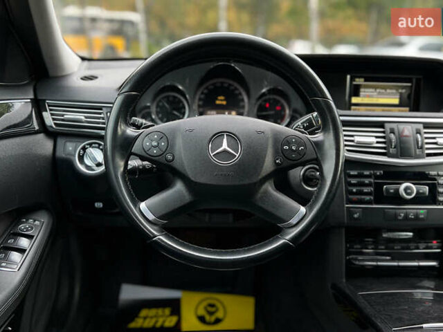 Мерседес Е-Класс 2011 в Львове на Automoto.ua Черный Мерседес Е-Класс, объемом двигателя 2.2 л и пробегом 339 тыс. км за 13250 $, фото 11 на Automoto.ua