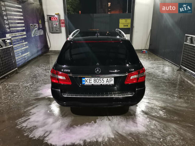 Черный Мерседес Е-Класс, объемом двигателя 2.14 л и пробегом 385 тыс. км за 11000 $, фото 5 на Automoto.ua