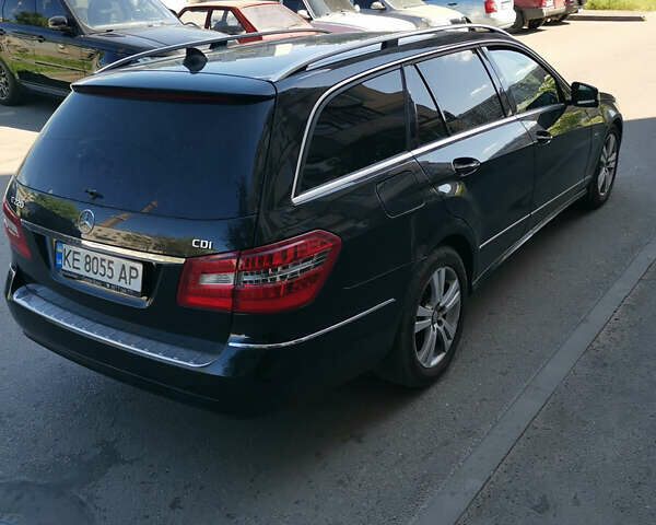 Черный Мерседес Е-Класс, объемом двигателя 2.14 л и пробегом 385 тыс. км за 11000 $, фото 2 на Automoto.ua