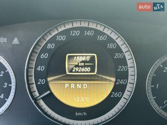 Чорний Мерседес Е-Клас, об'ємом двигуна 2.1 л та пробігом 293 тис. км за 13750 $, фото 5 на Automoto.ua