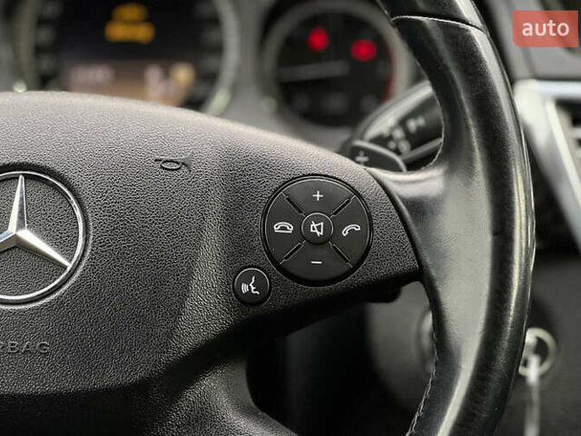 Мерседес Е-Класс 2011 в Львове на Automoto.ua Черный Мерседес Е-Класс, объемом двигателя 2.2 л и пробегом 339 тыс. км за 13250 $, фото 9 на Automoto.ua