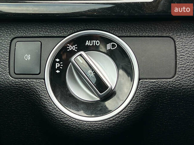 Мерседес Е-Класс 2011 в Львове на Automoto.ua Черный Мерседес Е-Класс, объемом двигателя 2.2 л и пробегом 339 тыс. км за 13250 $, фото 19 на Automoto.ua