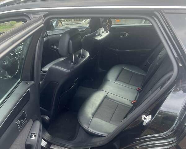 Черный Мерседес Е-Класс, объемом двигателя 2.14 л и пробегом 240 тыс. км за 11000 $, фото 1 на Automoto.ua