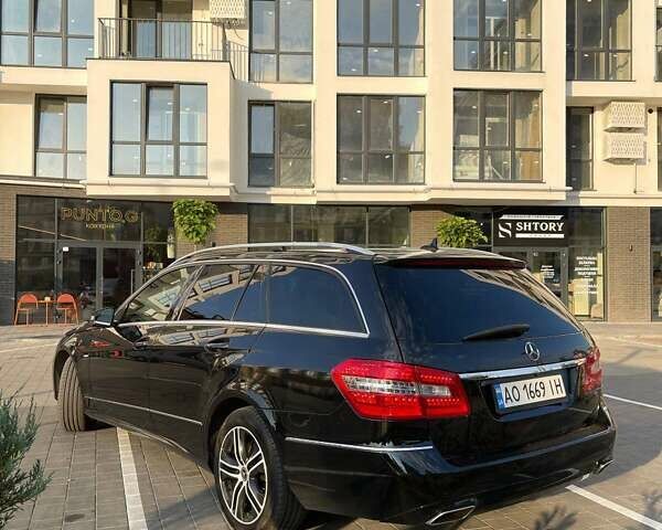 Черный Мерседес Е-Класс, объемом двигателя 2.14 л и пробегом 304 тыс. км за 11000 $, фото 2 на Automoto.ua