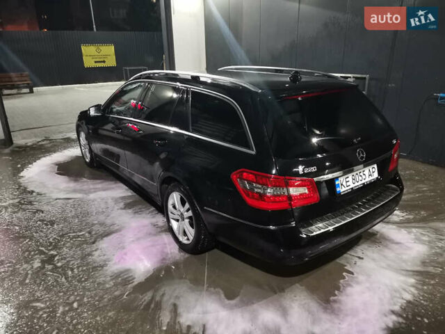 Черный Мерседес Е-Класс, объемом двигателя 2.14 л и пробегом 385 тыс. км за 11000 $, фото 4 на Automoto.ua