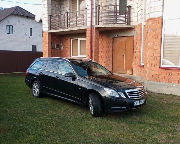 Чорний Мерседес Е-Клас, об'ємом двигуна 2.14 л та пробігом 170 тис. км за 10700 $, фото 4 на Automoto.ua