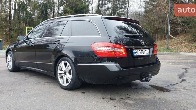 Черный Мерседес Е-Класс, объемом двигателя 2.2 л и пробегом 340 тыс. км за 13400 $, фото 5 на Automoto.ua