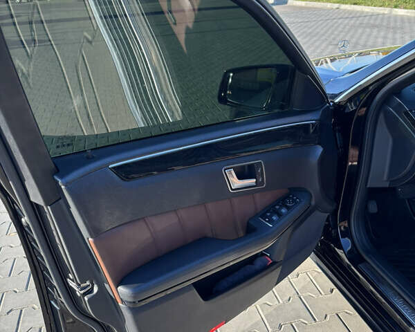 Черный Мерседес Е-Класс, объемом двигателя 2.14 л и пробегом 293 тыс. км за 14900 $, фото 8 на Automoto.ua