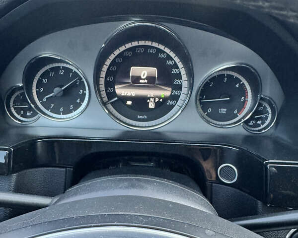 Черный Мерседес Е-Класс, объемом двигателя 2.2 л и пробегом 308 тыс. км за 13500 $, фото 12 на Automoto.ua