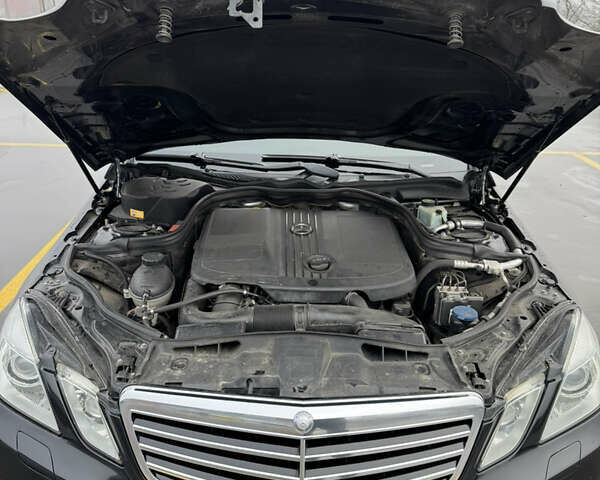 Чорний Мерседес Е-Клас, об'ємом двигуна 2.14 л та пробігом 320 тис. км за 13500 $, фото 6 на Automoto.ua