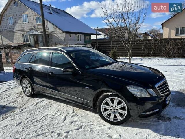 Черный Мерседес Е-Класс, объемом двигателя 2.1 л и пробегом 362 тыс. км за 13000 $, фото 3 на Automoto.ua
