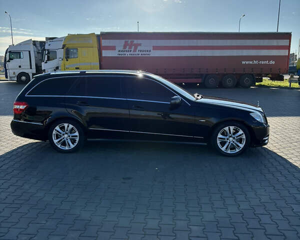 Черный Мерседес Е-Класс, объемом двигателя 2.14 л и пробегом 293 тыс. км за 14900 $, фото 1 на Automoto.ua