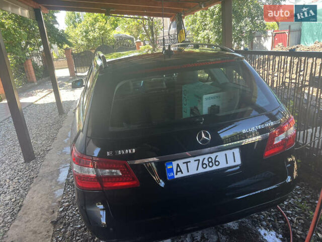 Черный Мерседес Е-Класс, объемом двигателя 2.2 л и пробегом 212 тыс. км за 11500 $, фото 2 на Automoto.ua