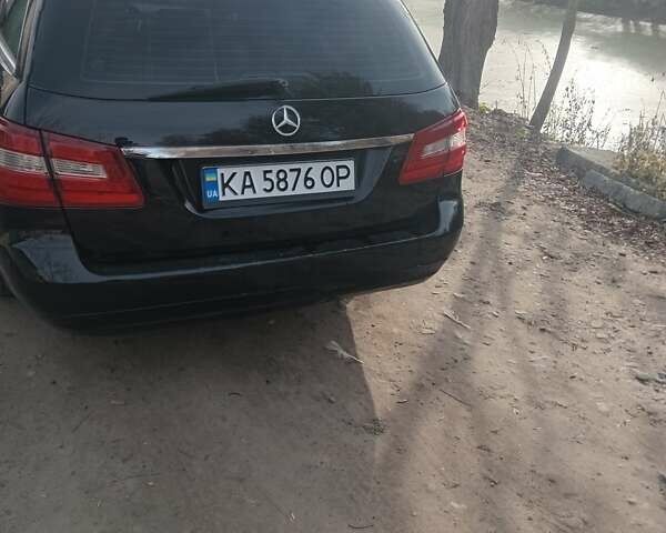 Черный Мерседес Е-Класс, объемом двигателя 2.14 л и пробегом 400 тыс. км за 12300 $, фото 3 на Automoto.ua