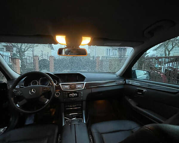 Черный Мерседес Е-Класс, объемом двигателя 2.2 л и пробегом 420 тыс. км за 10500 $, фото 6 на Automoto.ua