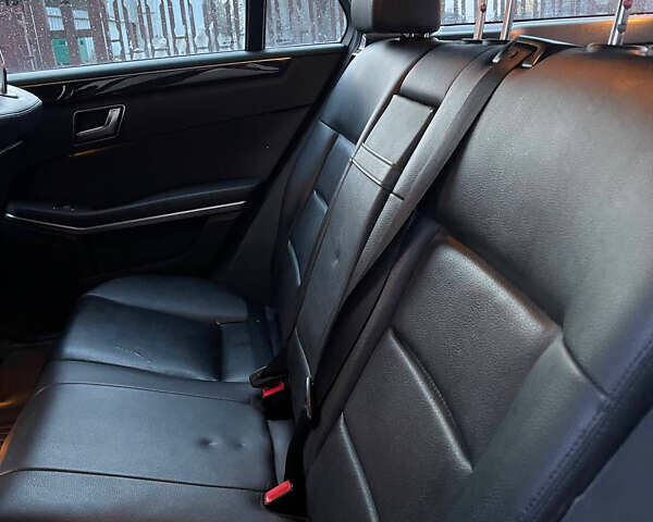 Черный Мерседес Е-Класс, объемом двигателя 2.2 л и пробегом 420 тыс. км за 10500 $, фото 9 на Automoto.ua