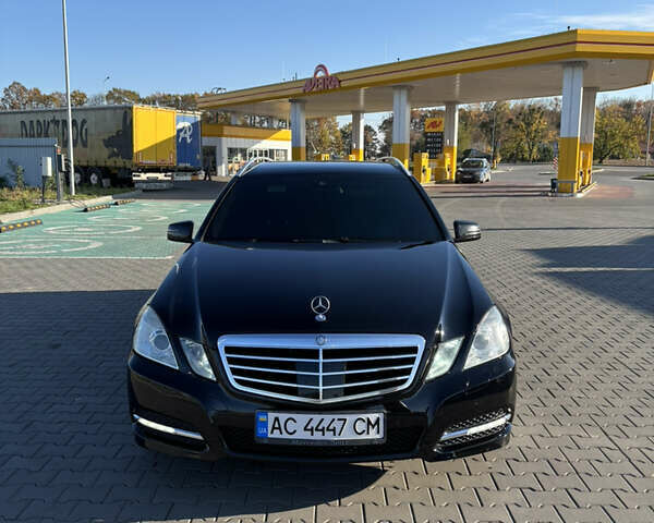 Черный Мерседес Е-Класс, объемом двигателя 2.14 л и пробегом 293 тыс. км за 14900 $, фото 7 на Automoto.ua