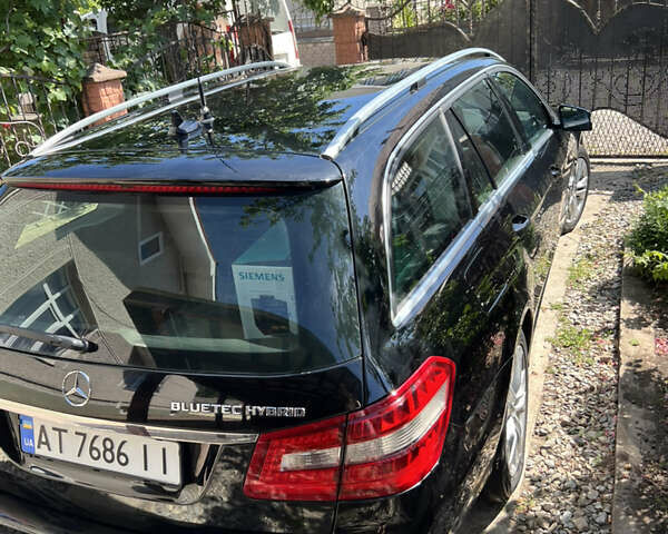 Черный Мерседес Е-Класс, объемом двигателя 2.2 л и пробегом 420 тыс. км за 10500 $, фото 1 на Automoto.ua