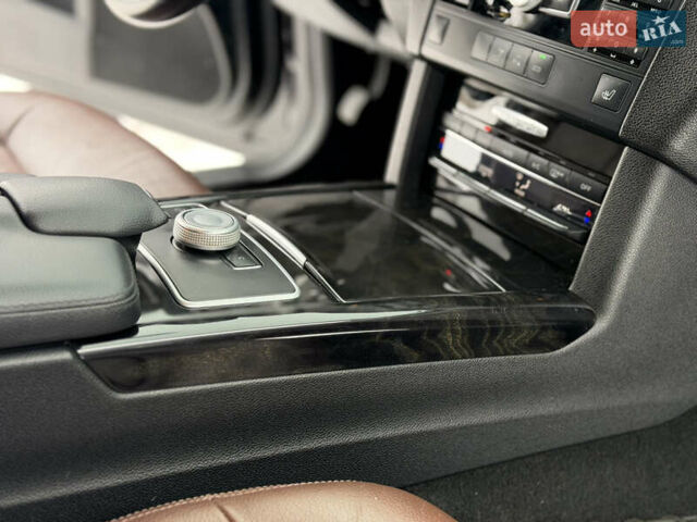 Чорний Мерседес Е-Клас, об'ємом двигуна 2.1 л та пробігом 335 тис. км за 13700 $, фото 10 на Automoto.ua