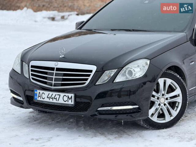 Чорний Мерседес Е-Клас, об'ємом двигуна 2.1 л та пробігом 335 тис. км за 13700 $, фото 55 на Automoto.ua