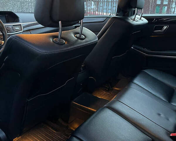 Черный Мерседес Е-Класс, объемом двигателя 2.2 л и пробегом 420 тыс. км за 10500 $, фото 10 на Automoto.ua