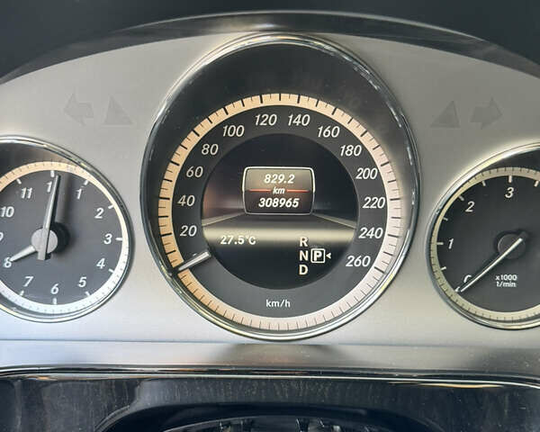 Чорний Мерседес Е-Клас, об'ємом двигуна 2.2 л та пробігом 308 тис. км за 13500 $, фото 14 на Automoto.ua