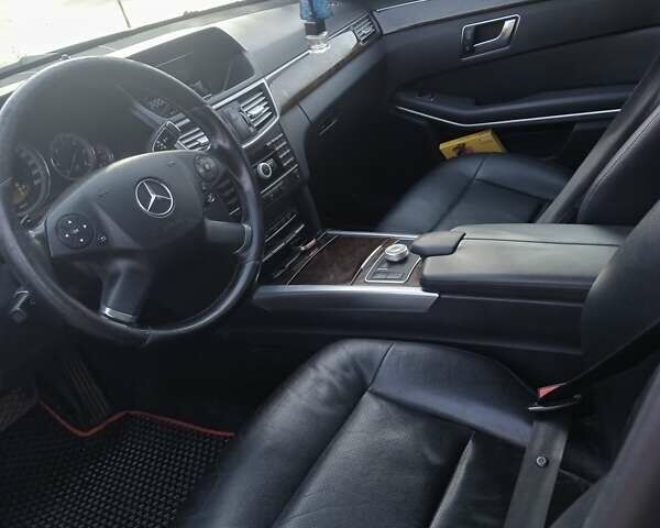 Черный Мерседес Е-Класс, объемом двигателя 2.14 л и пробегом 400 тыс. км за 12300 $, фото 1 на Automoto.ua