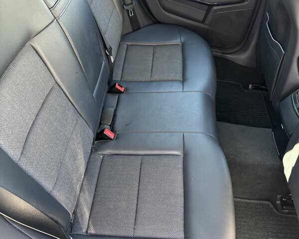 Черный Мерседес Е-Класс, объемом двигателя 2.1 л и пробегом 362 тыс. км за 13000 $, фото 11 на Automoto.ua