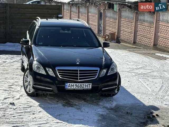 Черный Мерседес Е-Класс, объемом двигателя 2.1 л и пробегом 362 тыс. км за 13000 $, фото 2 на Automoto.ua
