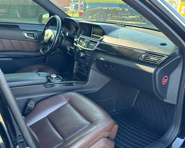 Черный Мерседес Е-Класс, объемом двигателя 2.14 л и пробегом 293 тыс. км за 14900 $, фото 16 на Automoto.ua