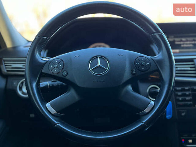 Чорний Мерседес Е-Клас, об'ємом двигуна 2.2 л та пробігом 260 тис. км за 11999 $, фото 7 на Automoto.ua